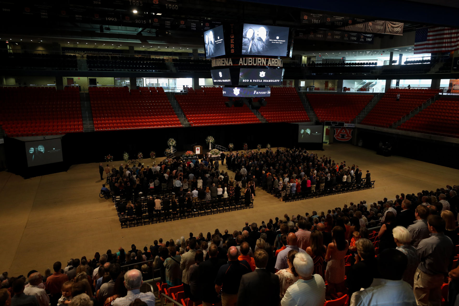 A community remembers Rod and Paula Bramblett at their memorial service